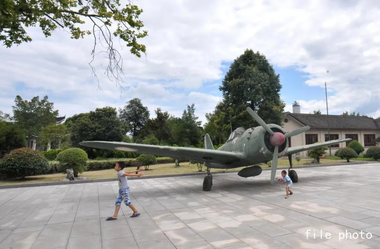 Rare WWII Video Footage Reveals Construction of Crucial Chinese Airfield